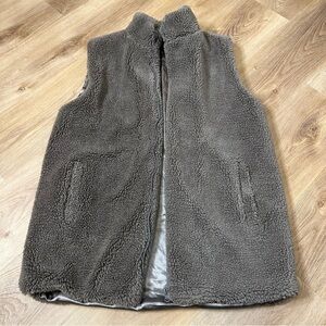 JANICE Grey Faux Fur Full Zip Vest OS